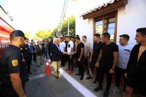 baskan-gurunden-itfaiyeci-adaylarina-ziyaret-Ab1Mjw8c.jpg