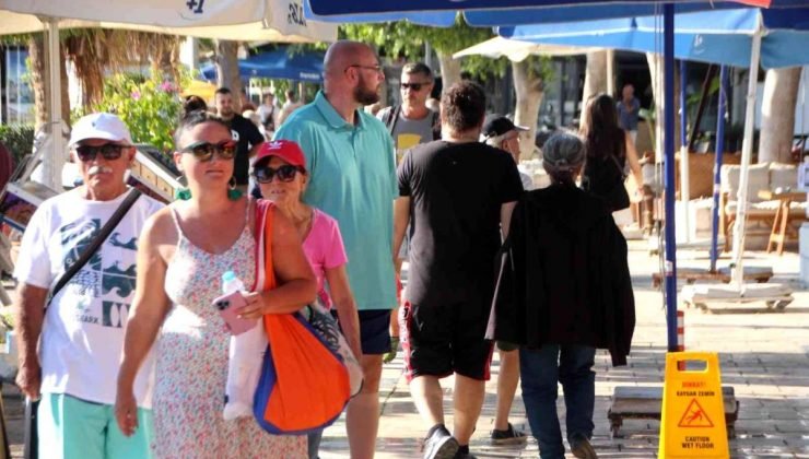 Bodrum sahillerinde yoğunluk sürüyor