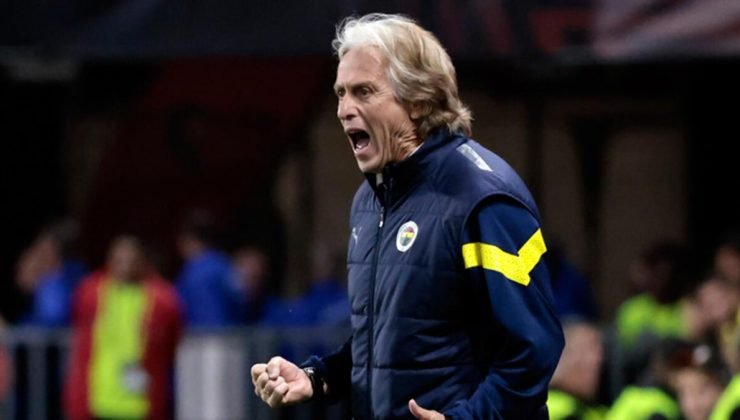 Fenerbahçe Teknik Direktörü Jorge Jesus rakiplerin başını döndürüyor