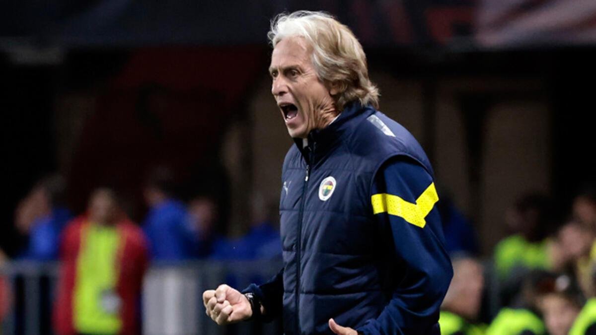 fenerbahce-teknik-direktoru-jorge-jesus-rakiplerin-basini-donduruyor-WRazLnFk.jpg