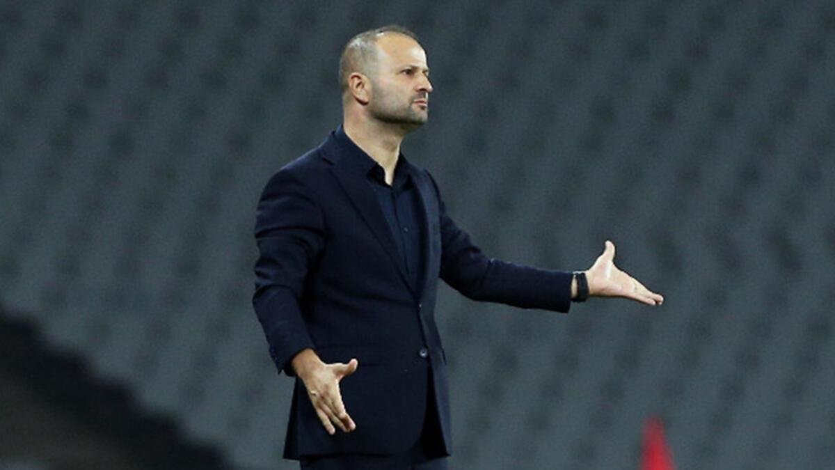 osman-zeki-korkmaz-bugun-9-yerli-futbolcu-vardi-sahada-9MAFjEdK.jpg