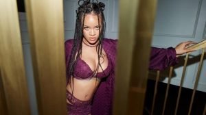 rihanna-bomba-gibi-donuyor-paylasimi-gorenleri-sevince-bogdu-57gdxYuT.jpg