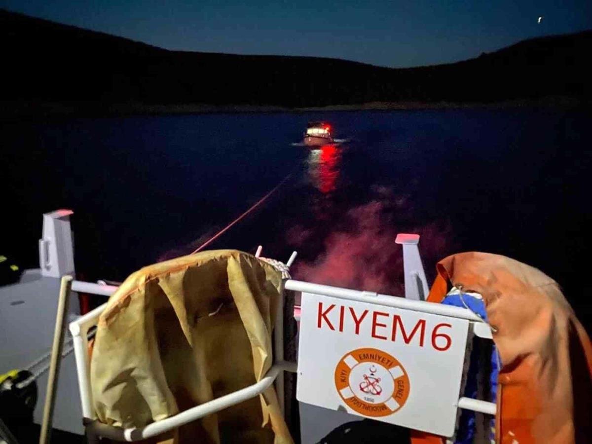 suruklenen-tekne-kiyem-ekiplerince-kurtarildi-6Kk4vgfa.jpg