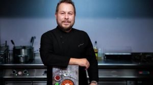 cumhurbaskanligindan-unlu-sef-yunus-emre-akkora-gastronomi-odulu-8xVtlSaa.jpg