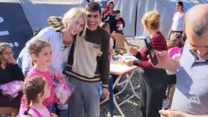 aleyna-tilki-yeniden-hataya-gitti-bana-mesaj-atin-SiWigt6N.jpg