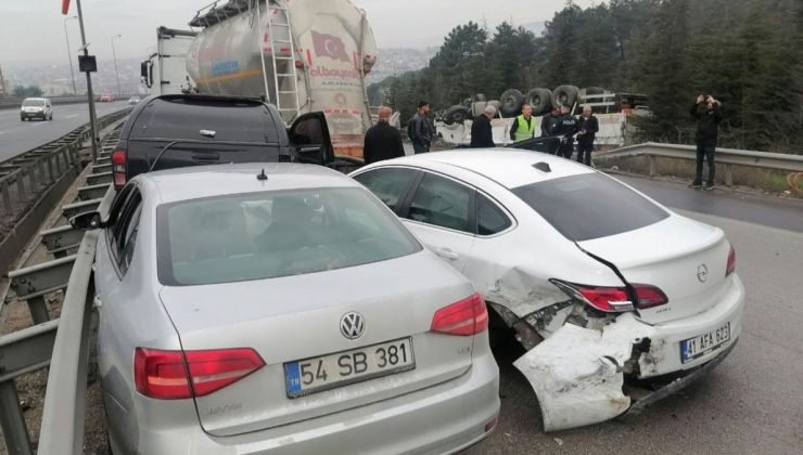 TEM’de zincirleme kaza, İstanbul istikameti ulaşıma kapandı