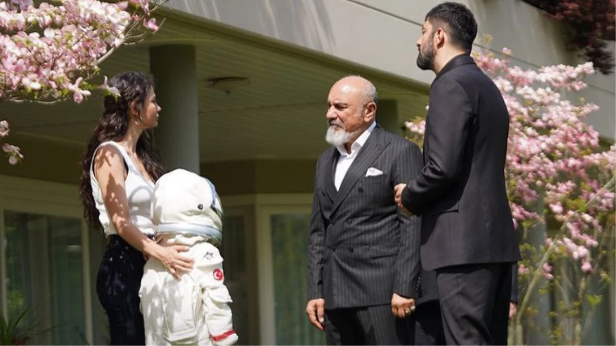 ali-surmeli-ile-mustafa-avkiran-adim-farah-dizisinden-ayrildi-2Mi2ujbb.jpg