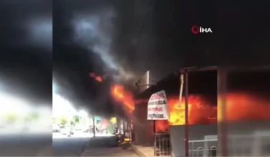 Fethiye’de oyuncak dükkanı küle döndü