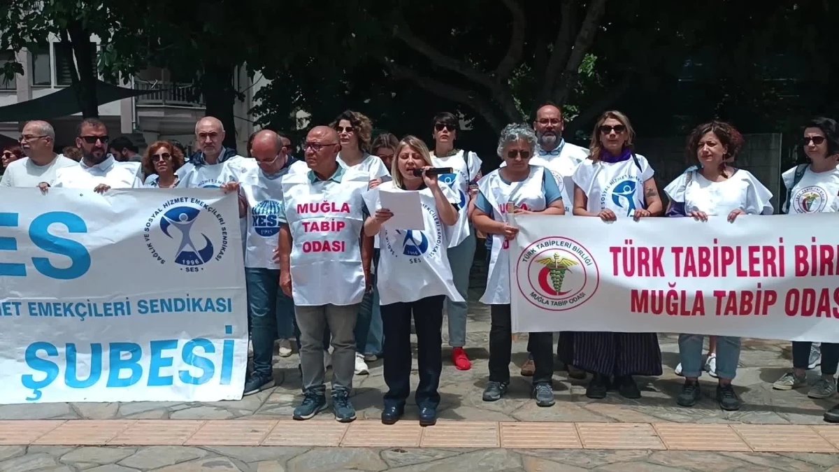 muglada-saglikcilar-doktor-melek-bagcenin-oldurulmesini-protesto-etti-g2zEfnpt.jpg