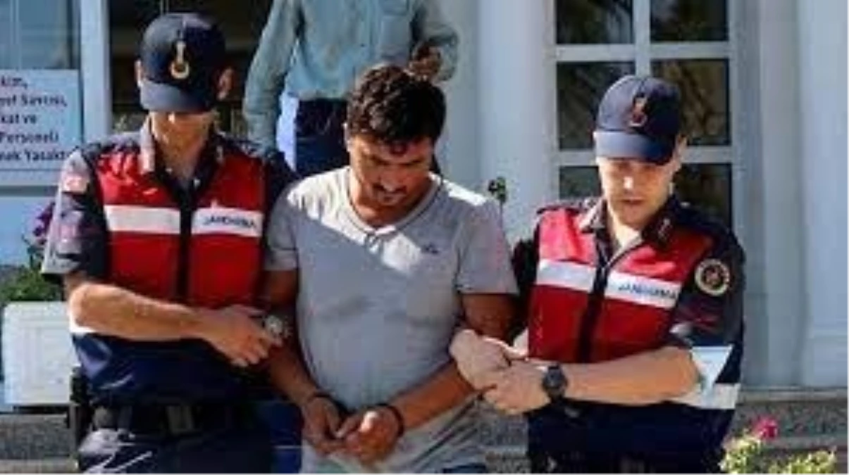 seydikemerde-esini-kayinvalidesini-ve-kayinpederini-bicaklayan-sanik-hakim-karsisina-cikti-G1KWndx7.jpg