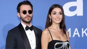 taze-damat-hakan-sabanci-aileye-girdi-sevgilisi-hande-ercelin-ablasi-ve-enistesiyle-poz-verdi-C5C5AHIS.jpg
