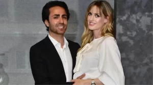 wilma-elles-7-aylik-hamile-pes-pese-karni-burnunda-pozlarini-paylasti-TzmxCssc.jpg