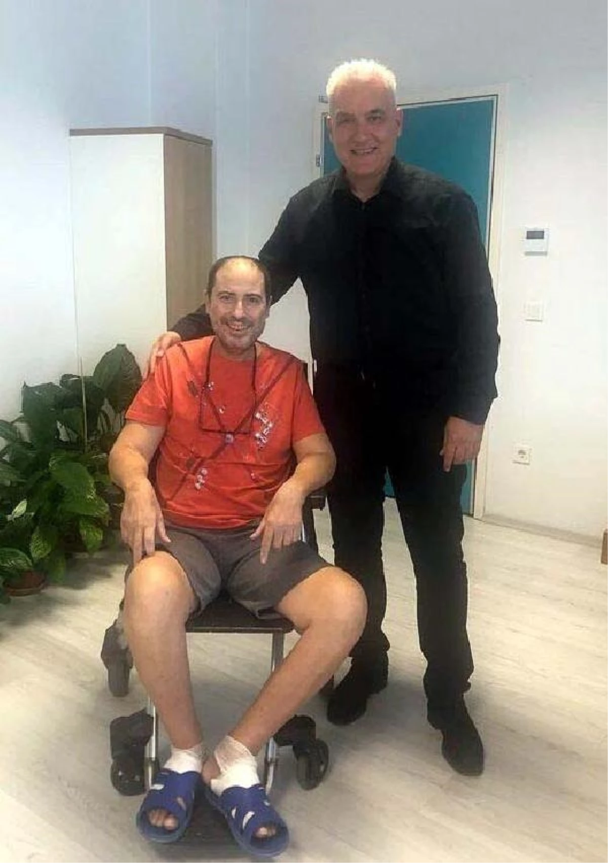 sekip-taspinar-sahte-ickiden-zehirlendi-tedavisinin-ardindan-taburcu-oldu-Ch2kBq2N.jpg