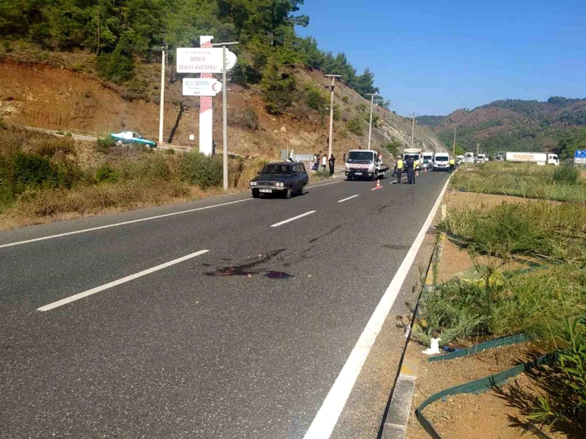 muglada-hastaneye-giderken-otomobilin-carptigi-kadin-hayatini-kaybetti-uU8IzFr2.jpg