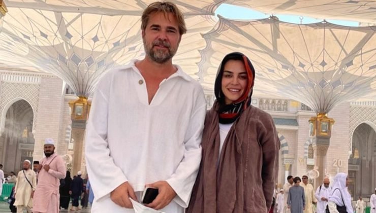 Medine’ye giden Engin Altan Düzyatan ve Neslişah Alkoçlar Mescid-i Nebevi’de dua etti