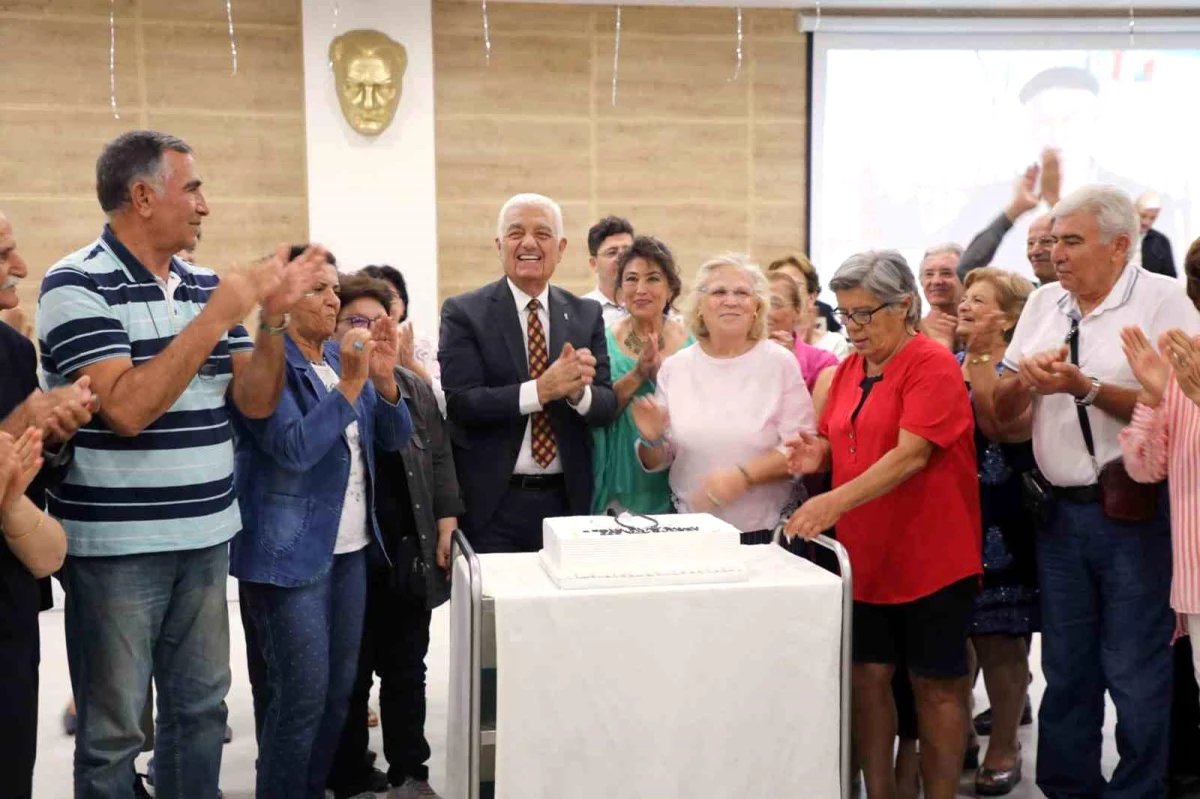 muglada-100-yas-evleri-uyeleri-eglendi-K9VZOKF3.jpg