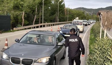 Bodrum’a 24 saatte 10 bin araç giriş yaptı