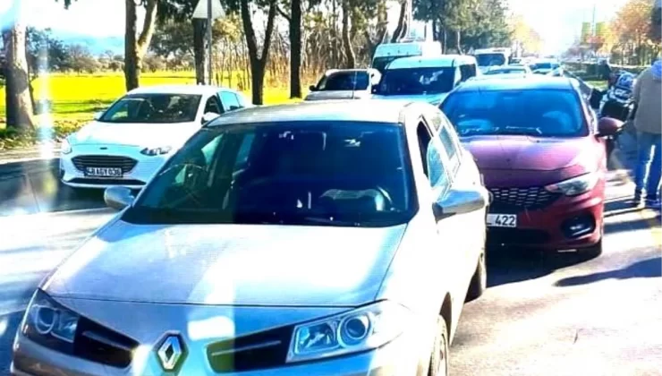 Muğla’da 3 Otomobilin Karıştığı Zincirleme Kaza: 1 Yaralı