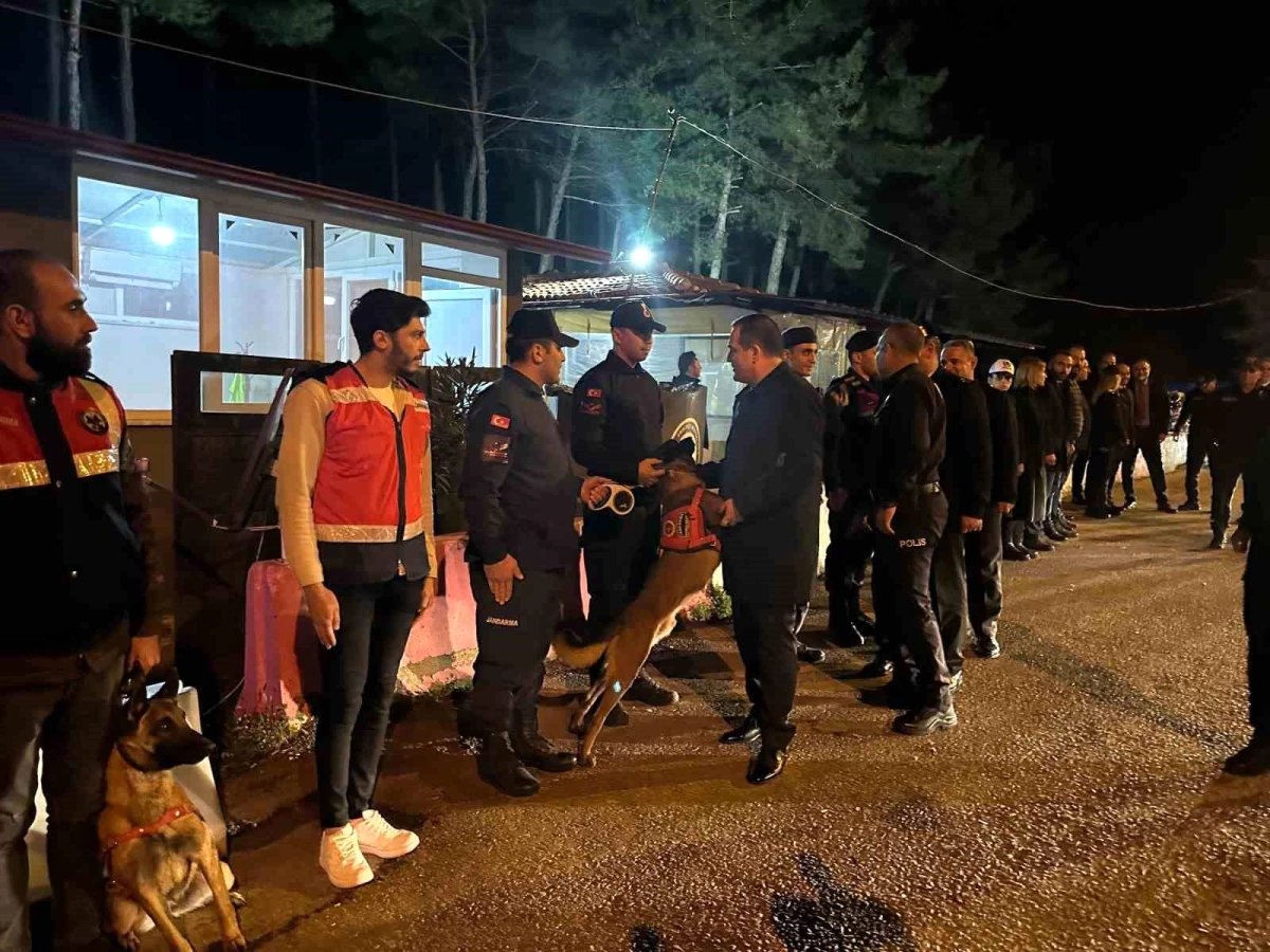 mugla-valisi-idris-akbiyik-yilbasi-gecesi-gorevi-basindaki-kamu-personelini-ziyaret-etti-jzxOy2t4.jpg