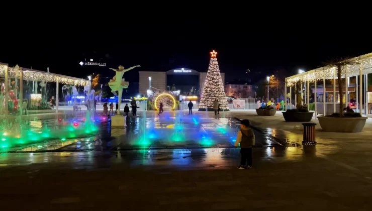 Muğla ve turistik ilçelerinde yılbaşı ışıklandırmaları büyük ilgi görüyor