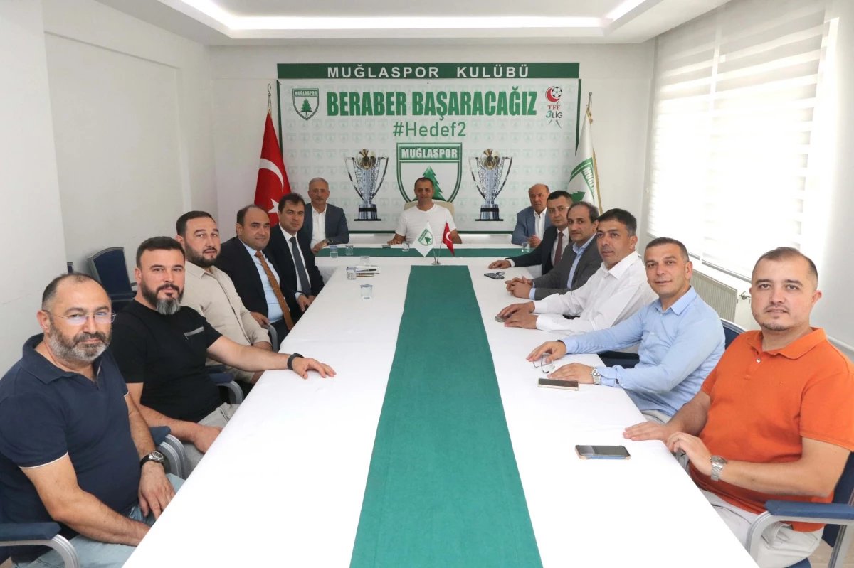 ak-parti-heyeti-muglaspor-kulubunu-ziyaret-etti-HYLcNROv.jpg