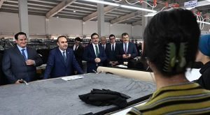 bakan-kacir-istihdamimiz-32-milyon-900-bini-asti-HU9mVISW.jpg