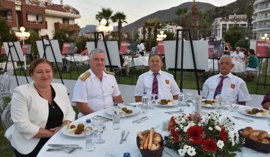 Marmaris’te 15 Temmuz Şehitleri ve Gaziler Onuruna Yemek Verildi