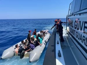 fethiye-aciklarinda-28-duzensiz-gocmen-kurtarildi-7U4yiKGY.jpg