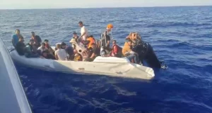 marmariste-28-duzensiz-gocmen-yakalandi-26-gocmen-kurtarildi-O54Dl7fE.jpg
