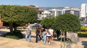 marmariste-kiz-cocuklari-tarafindan-darp-edilen-6-supheli-adliyeye-sevk-edildi-JS7iV2Cq.jpg