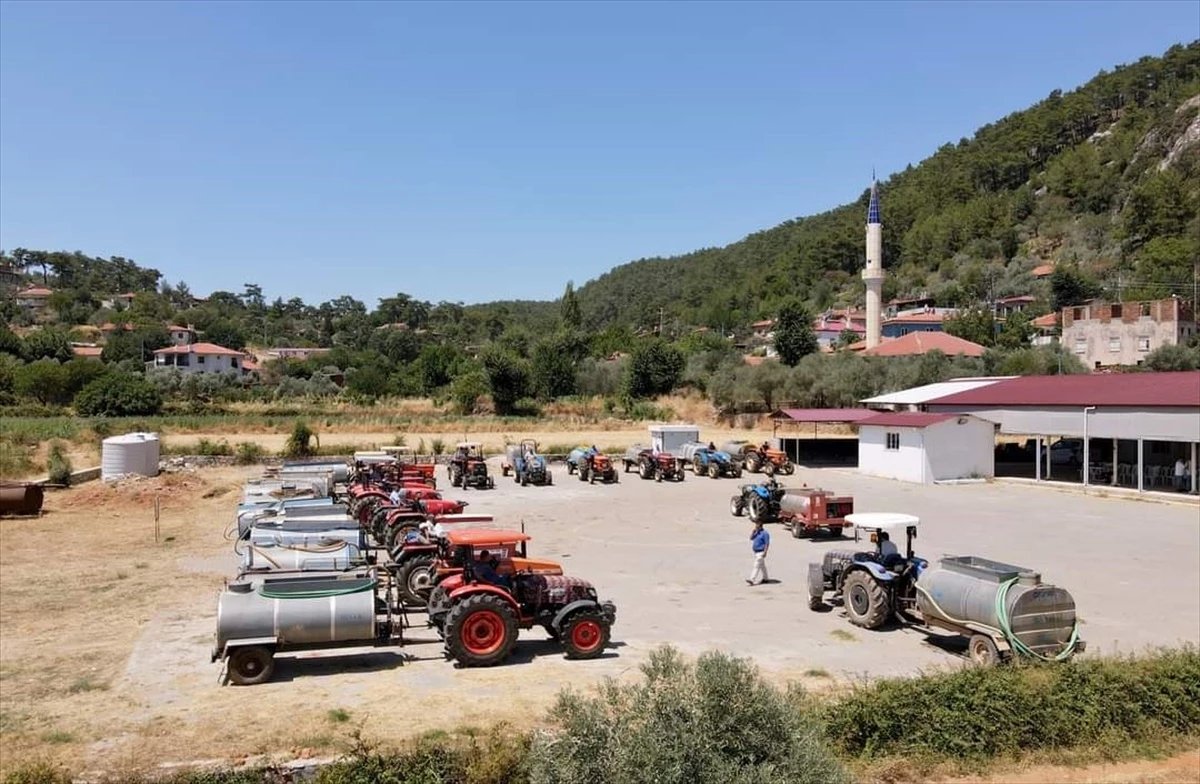 muglada-mahalle-sakinleri-yangin-mudahale-araci-olarak-sulama-tankerleri-kullaniyor-C7Bmnx5q.jpg