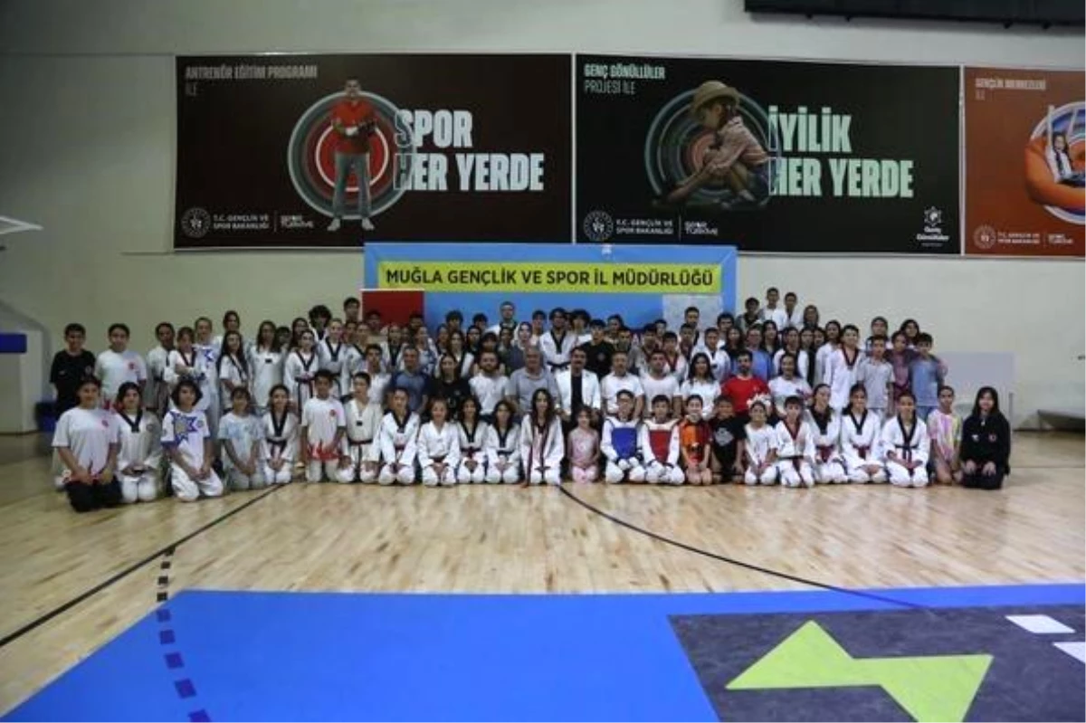 muglada-taekwondo-sampiyonasi-il-secmeleri-sonuclandi-FXOKvMaf.jpg