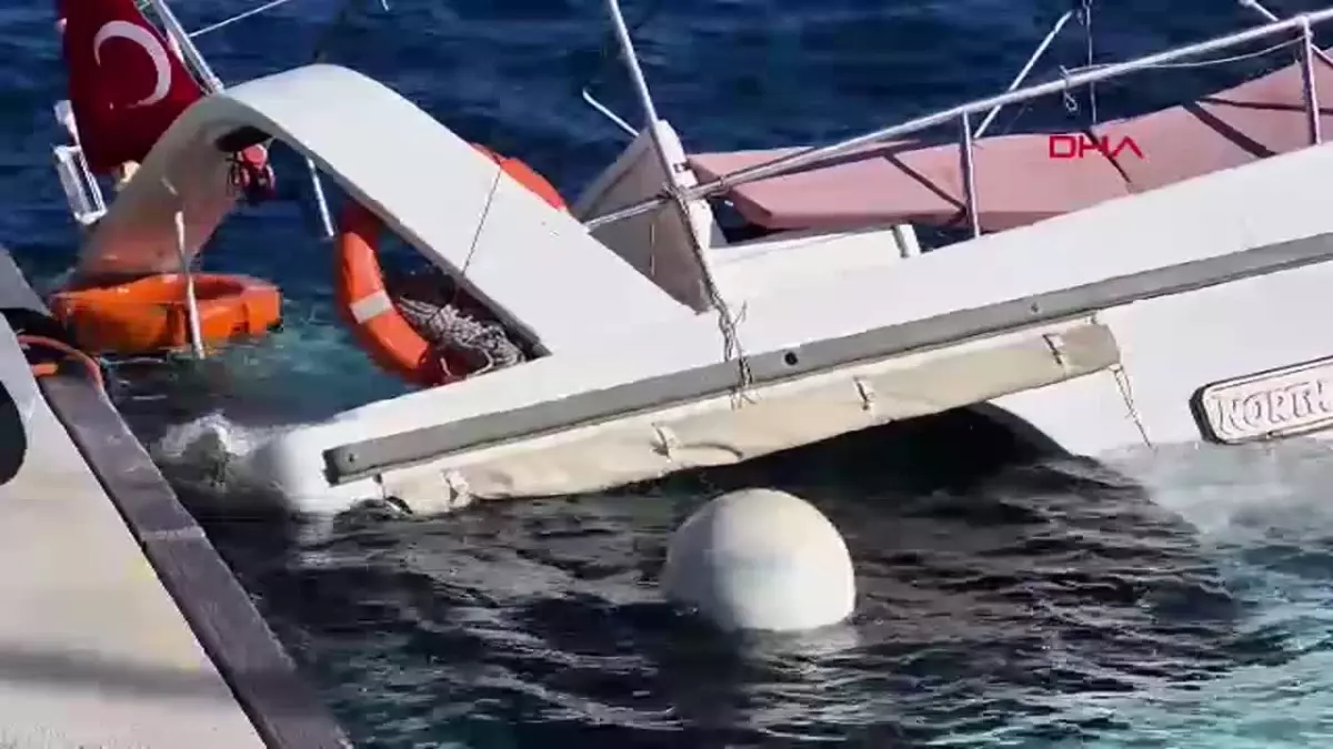 Bodrum'da Fırtına Nedeniyle Tekne Battı