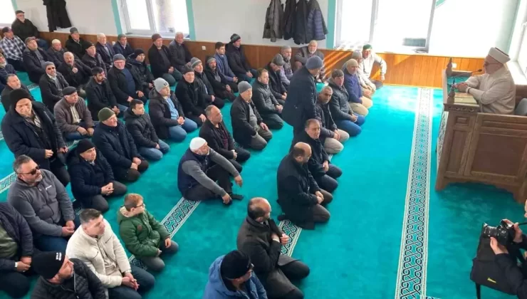 Yeni Cami İbadete Açıldı