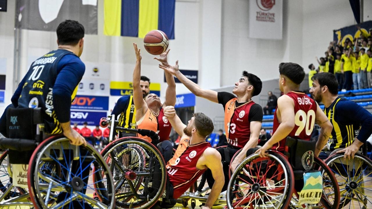 galatasaray-finalde-fenerbahceyi-yenerek-sampiyon-oldu-j6FmkyUH.jpg