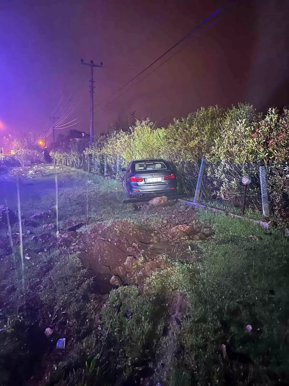 muglada-trafik-kazasi-surucu-aracta-bulunamadi-12RFZkzC.jpg