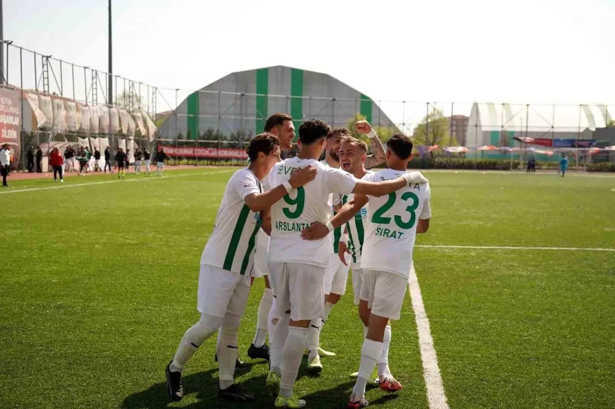 muglaspor-19-yil-sonra-tff-2-lige-yukseldi-T6xflF51.jpg