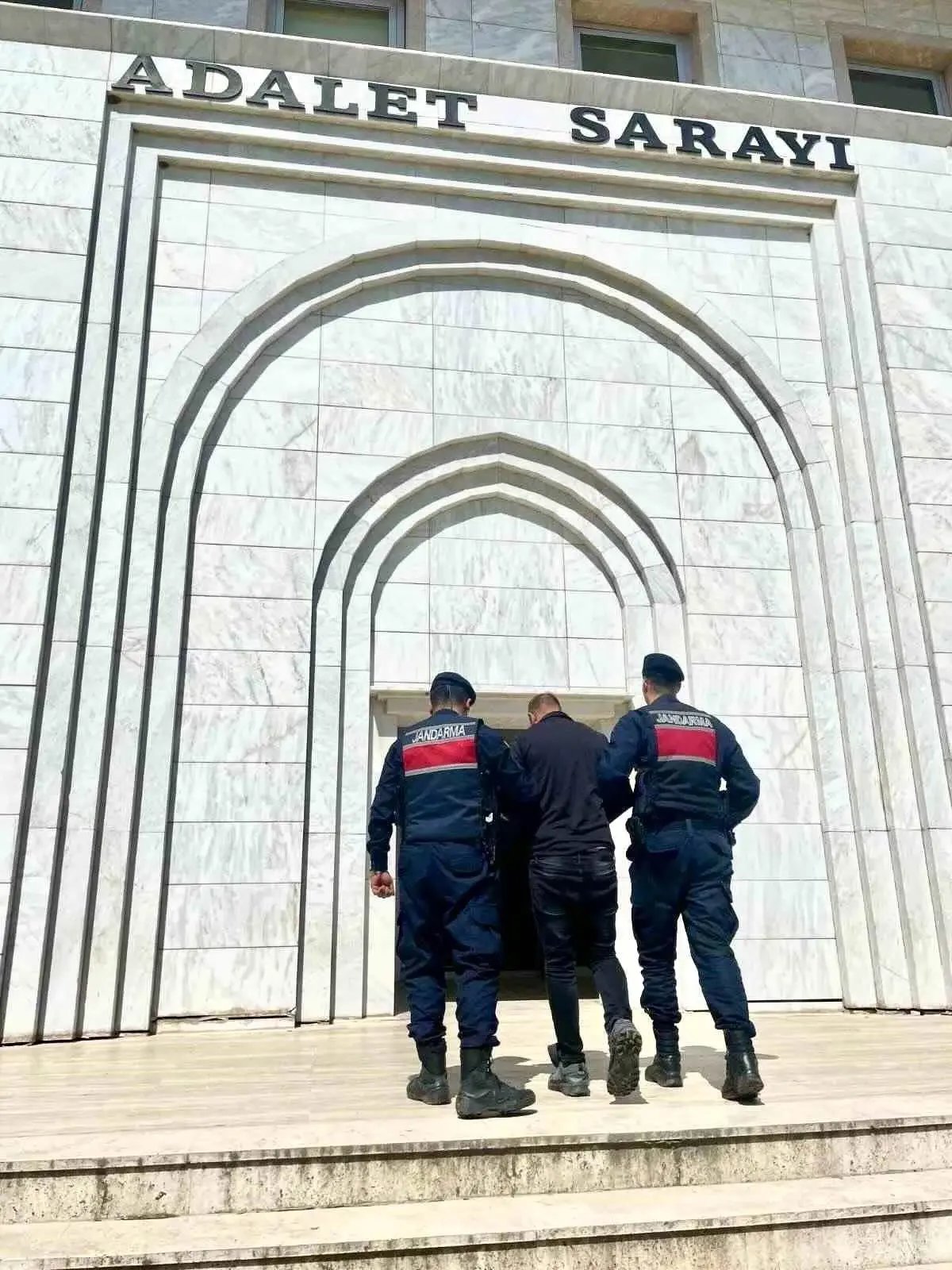 3-suctan-aranan-sahis-milasta-yakalandi-ZwksdvNW.jpg