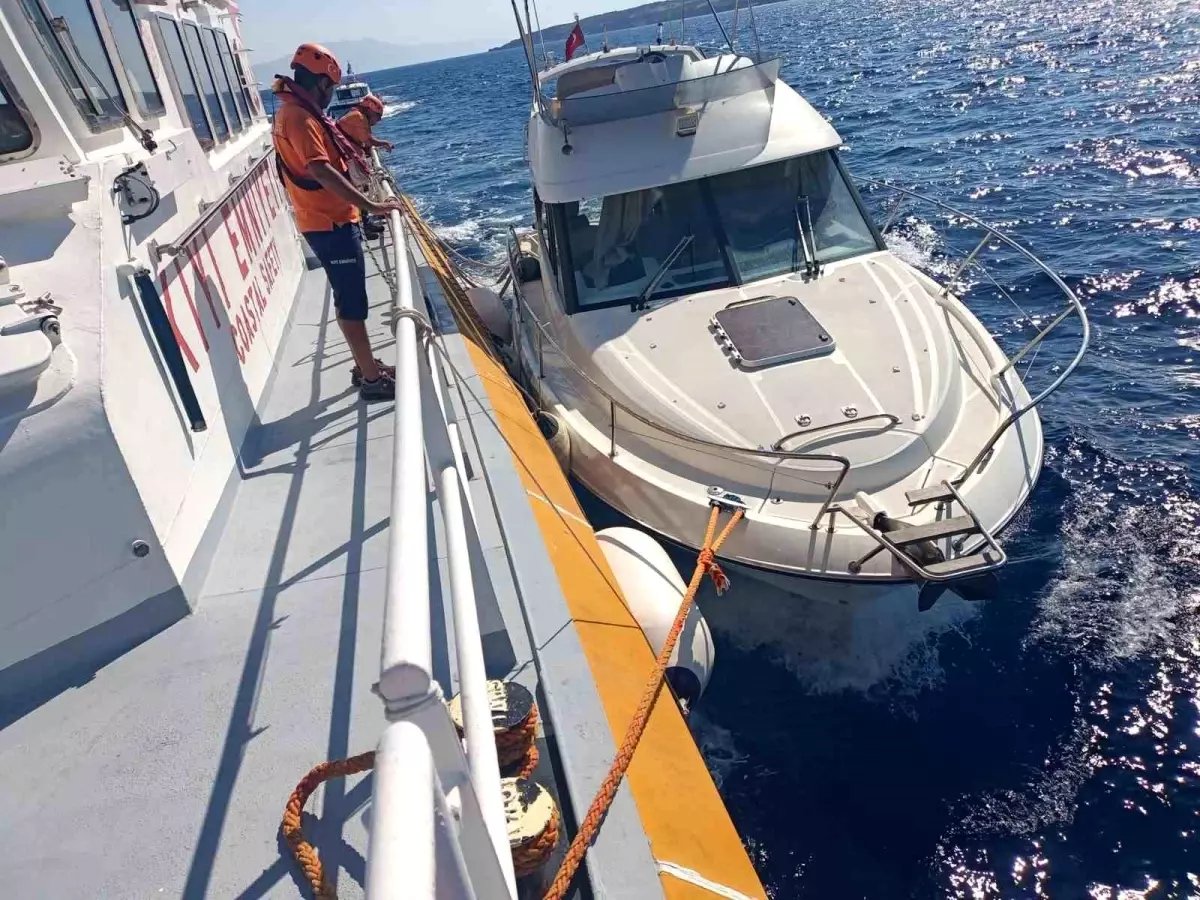 bodrum-aciklarinda-su-alan-tekne-kurtarildi-e5gEAlUw.jpg