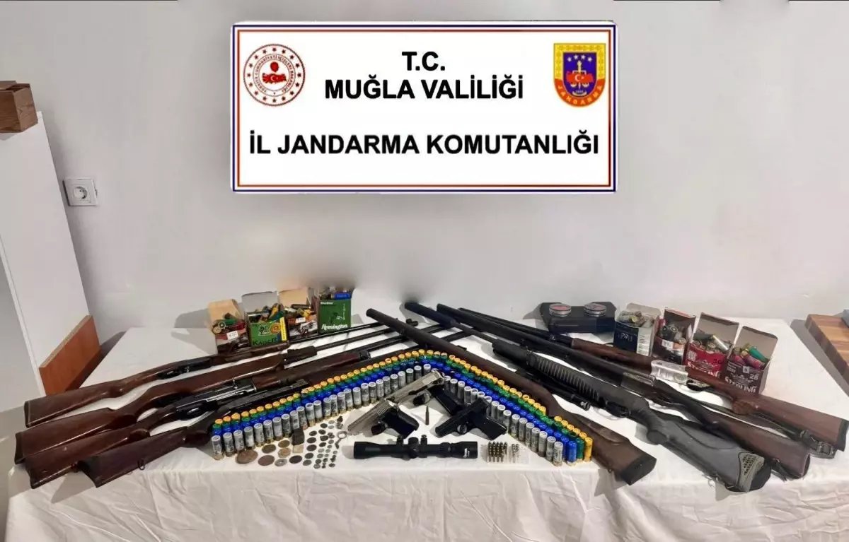 muglada-tarihi-eser-ve-ruhsatsiz-silah-operasyonu-Geu8H2mU.jpg