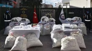 izmirde-sentetik-hap-operasyonu-rekor-miktarda-ele-gecirildi-lmBQGnce.jpg