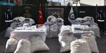 izmirde-sentetik-hap-operasyonu-rekor-miktarda-ele-gecirildi-lmBQGnce.jpg