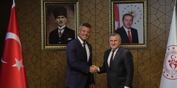 Spor Bakanı Osman Aşkın Bak, Fenerbahçe yönetimini kabul etti