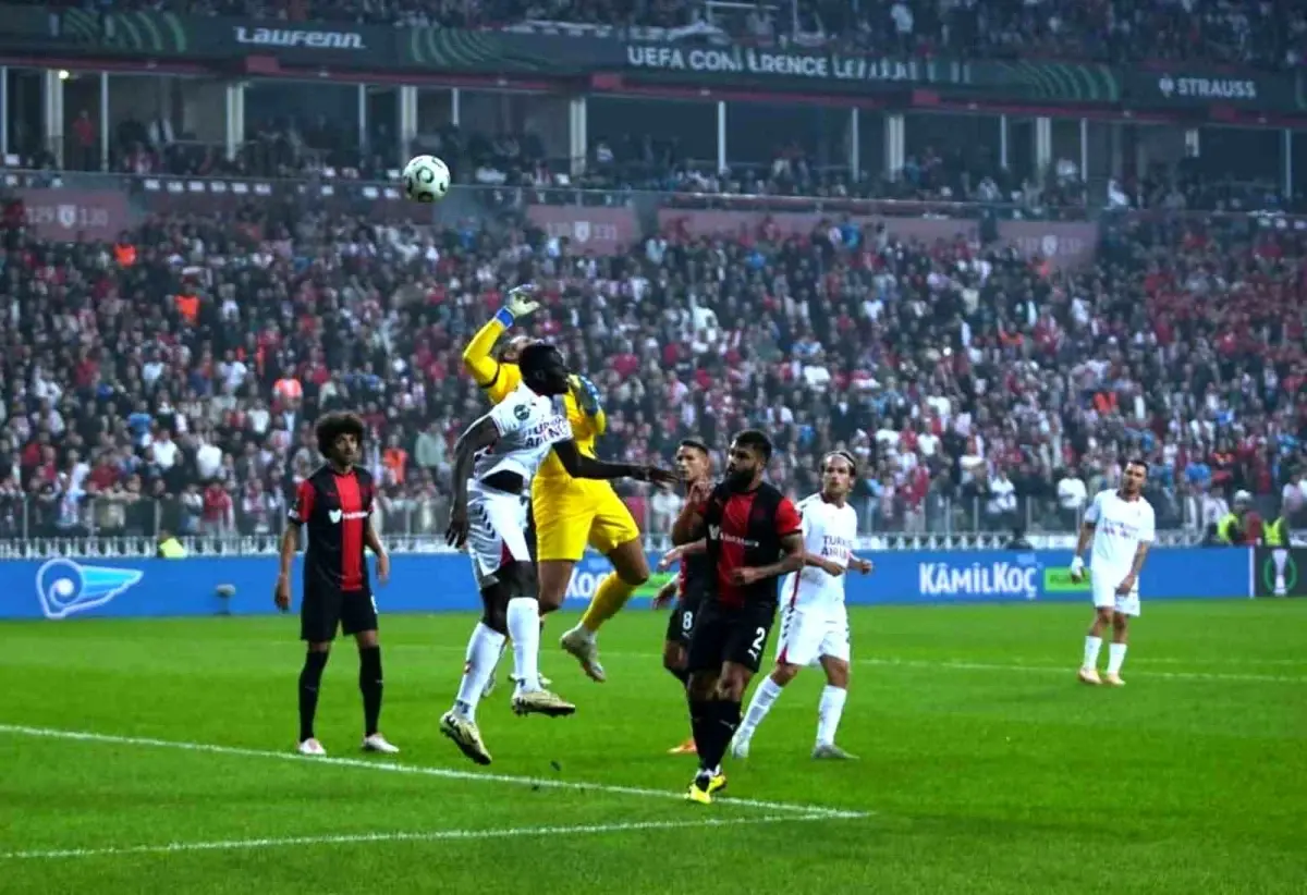 Samsunspor-Hamrun Maçı Golsüz Başladı