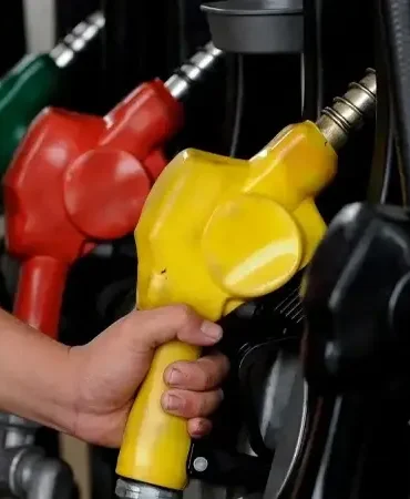 Fiyatlar bir gecede değişti: Benzin ve motorin fiyatları kaç lira oldu? Zam ya ya indirim var mı? İşte 29 Mart akaryakıt fiyatları son durum