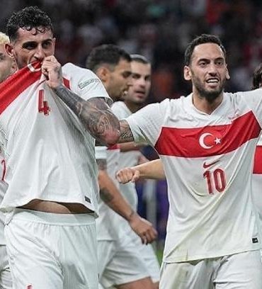 MİLLİ MAÇ HEYECANI! Kosova - Türkiye maçı hangi kanalda, saat kaçta? Milli maç şifresiz mi? 2026 Dünya Kupası Elemeleri Play-Off maçı