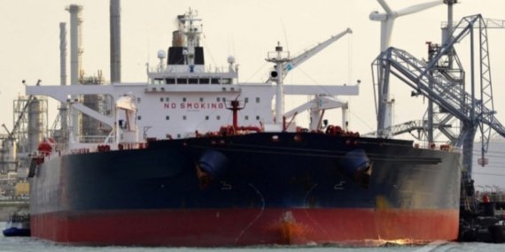 İstanbul açıklarında 140 bin ton petrol taşıyan gemiye saldırı