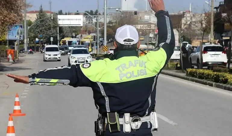 İstanbul’da pazar günü yola çıkacaklar dikkat: Bu yollar trafiğe kapatılacak