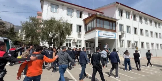 Kahramanmaraş’ta okula saldıran öldü mü, intihar mı etti?