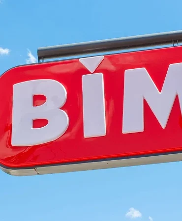 BİM 1-8 Mayıs Aktüel Ürünler Kataloğu 2026! Şarjlı diş fırçası, Tezgah Altı Buzdolabı, QLed Televizyon...